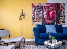 ATL Downtown 2BR King Bed Free Parking LM1902, vila v destinaci Atlanta