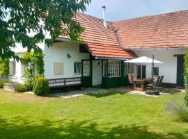 Prázdninová chalupa s uzavřeným dvorem a zahradou