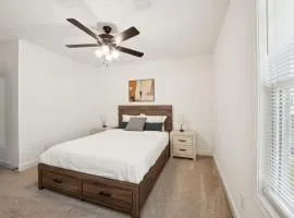 Arte Luxury Townhomes D6 I Comfy 2 Bed 25 Bath