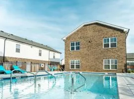 Arte Luxury Townhomes O5 I Comfy 2 Bed 25 Bath