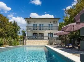 Villa Natali With Pool And Sea View - Happy Rentals