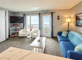 Oceanfront Suite - Sleeps Six - Pool & Hot Tub