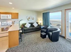 Beachfront Suite - Ocean Views - Heated Pool & Hot Tub