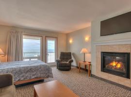 Stunning Oceanfront Suite - Sleeps Six - Top Floor - Heated Pool & Hot Tub Access, caba&ntilde;a o casa de campo en Lincoln City