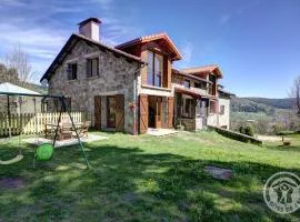 Gîte rural avec cheminée, salle de jeux, espace télétravail et accès direct aux sentiers de randonnée - FR-1-496-127