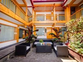 Lijiang Tongfu Inn