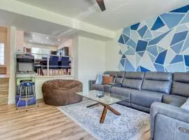 FlightDeck HotTub Fireplace NearAirport FamilyHome