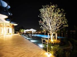 Symphony of The Sea Hotel, hotel in Ban Thai Don (2)