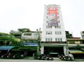 New Moon Hotel
