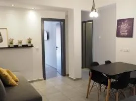 Leonidas Apartments and suites
