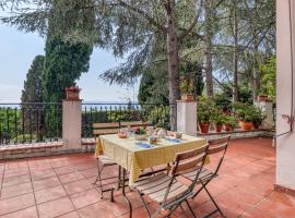 Hanbury Apt Pool And Sea - Happy Rentals, Hotel in Ventimiglia