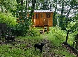Peggy's Cabin in the Woods, khu cắm trại ở Mytholm