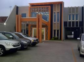 Permata Hotel, hotel v destinaci Purwakarta