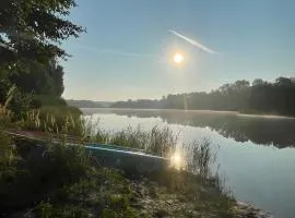 Lakeside-Hideaway