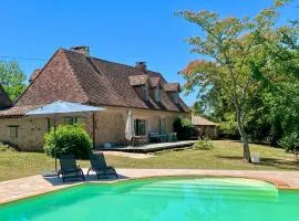 Belle maison ancienne en Perigord avec piscine