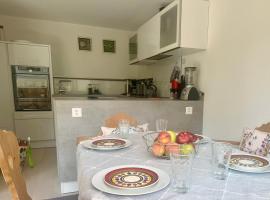 Apartment Blick Lischana- ein Traum mit Bergpanorama, Sauna, Hottub, hotel u gradu Scuol