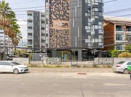 Moda Condo Nimman 609 - Super Deluxe Mountain View next to MAYA