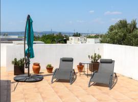 Villa Casa Bianca Beachfront Villeroy, hotel in Sète