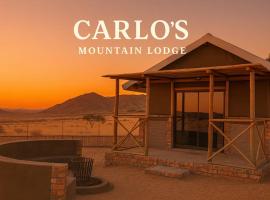 Carlo's Mountain Lodge, casa de campo em Usakos