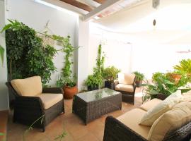 Valdehelechoso Vistas al Castillo by SIERRA VIVA, hotel in Aracena