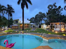 Casa Kalista Luxe 9BHK Estate, hotel en Malavli