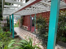 The Blue House, hotell sihtkohas Rishīkesh