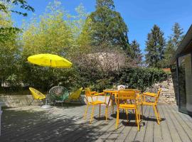 La maison bleue, hotel v destinaci Noyers-sur-Serein
