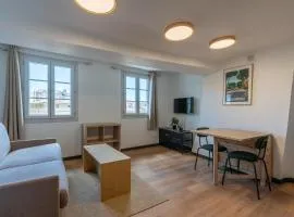 Studio climatisé plein centre 4eme étage