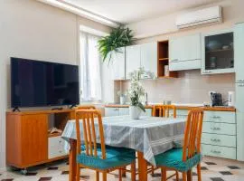AQUARAMA - private pool - Lakefront apartment end free parking