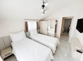 The House Rooms