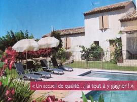 Le Faré Tchanqué gite 2 ch piscine parking wifi gratuit, Hotel in Cavaillon