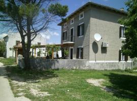 Holiday Home Lorraina, villa Štivanban