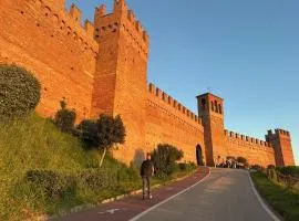 GuestHost - Gradara Comfy Apartments