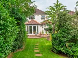 Pass the Keys Stylish garden retreat nr Stafford Town Hospital