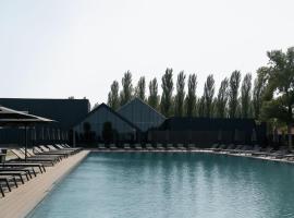 Morewell Resort&SPA, Hotel in Tolokun