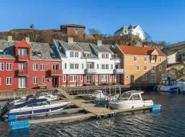 Central sea house apartment - 2 BR - Free parking