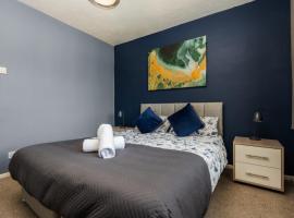 Cosy Speke 3Bed Retreat with Parking, hotel i Hale