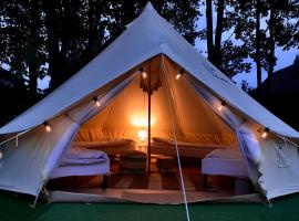 Chill Camp, hotel a Giewartów