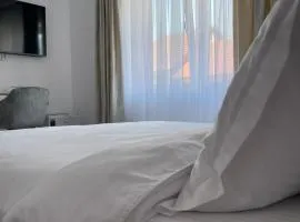 Anda Rooms
