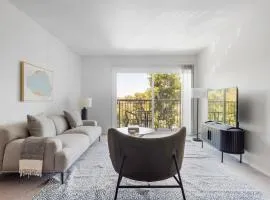Blueground Hollywood Hills jacuzzi nr Runyon Canyon LAX-1380
