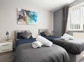 Group Stay Sleeps 8 Speke