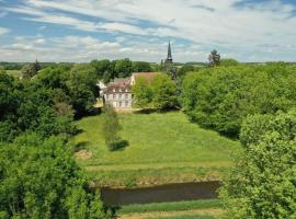 Grande maison 18ème avec parc, hôtel à Unverre