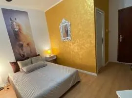 Golden room