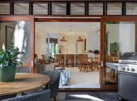 Absolute beachfront, heart of Port Douglas - 24 S