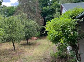 Sremac、アパティンのホテル