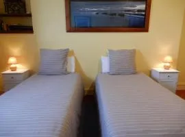 Chambre 1 a 2 personnes CAPRICES ENSOLEILLES 300 m plage avec vue