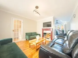 Braybrooke Bliss - 3 Bedroom House in Basildon