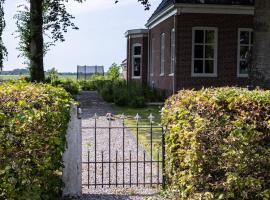 Charming Vacation Home with Private Garden and Views, hotel i Kiel