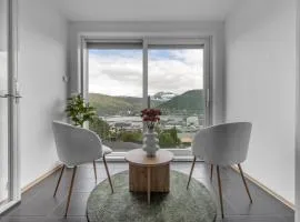 Northstay - Tromsø Outlook, Amazing City & Mountain Views