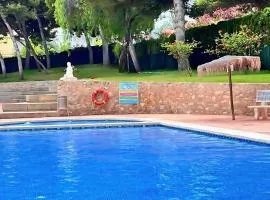 Cosy flat 500 m from the beach with swimming pools and tennis court